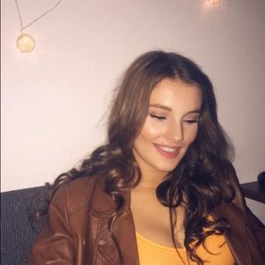 Meet your Posher, Zara